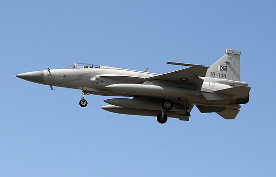 Изтребител JF-17 „Тандер”